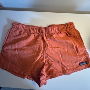 Womans  Patagonia baggie shorts 2 1/2"
